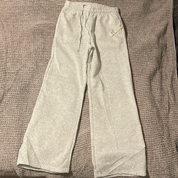 Sweats - Picture 1 of 3